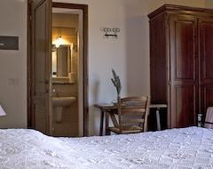 Hotel Il Vecchio Maneggio (San Gimignano, Italy)