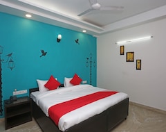 Hotel OYO 28003 Maira Stays (Faridabad, India)