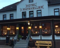 Khách sạn Hotel Ratskeller (Harzungen, Đức)