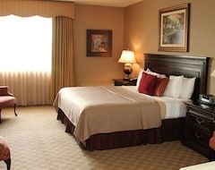 Khách sạn Salvatores Grand Hotel (Williamsville, Hoa Kỳ)
