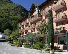 Huoneistohotelli Club Hotel Lago Di Tenno (Tenno, Italia)