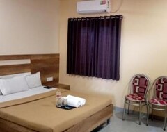 Khách sạn Hotel Gurukrupa Veg (Nashik, Ấn Độ)