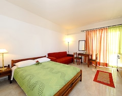 Hotel Chronis Rooms & Apartments (Adamas, Greece)