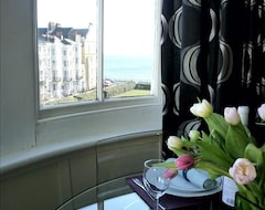 Toàn bộ căn nhà/căn hộ Romantic with Sea View Sleeps 2-4 (Brighton, Vương quốc Anh)