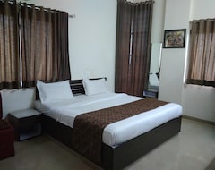 Hotel Balaji Lodging (Solapur, India)