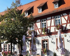Hotel Zu Den Drei Kronen (Seligenstadt, Germany)