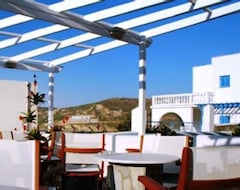 Hotel Naias (Livadi, Greece)