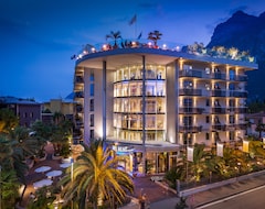 Khách sạn Hotel Kristal Palace - Tonellihotels (Riva del Garda, Ý)