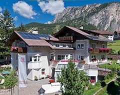 Hotel Villa David Dolomites (Wolkenstein, Italia)
