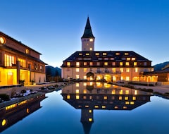 Khách sạn Schloss Elmau Luxury Spa Retreat & Cultural Hideaway (Elmau, Đức)