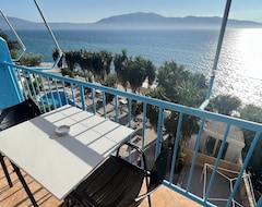 Khách sạn Blue Holiday Hotel (Vlorë, Albania)