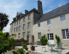 Guesthouse Manoir De Savigny (Valognes, France)