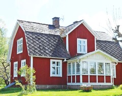 Toàn bộ căn nhà/căn hộ Cottage Lake In The Village Bolmen, Sauna, Boat, Fishing, Table Tennis, Playground, Bicycles, Wi-fi (Ljungby, Thụy Điển)
