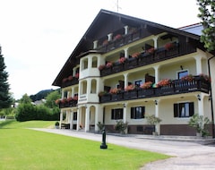 Hotel Pension Rosenauer (Nußdorf am Attersee, Austrija)