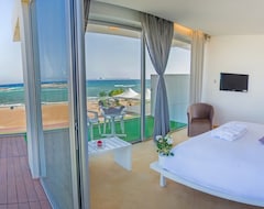 Khách sạn Dome Beach Marina Hotel & Resort (Ayia Napa, Síp)
