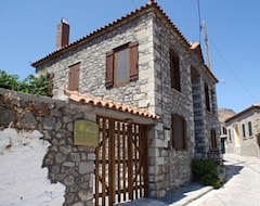Toàn bộ căn nhà/căn hộ Beautiful Stone House In A Peaceful Village (Sigri, Hy Lạp)