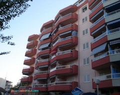 Hotelli Apartamentos California (Salou, Espanja)