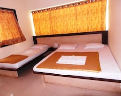 Hotel Sachin (Shirdi, India)