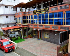 Khách sạn Hotel Pentoz (Udhagamandalam, Ấn Độ)