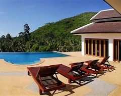 Koko talo/asunto Villa E (Taling Ngam Beach, Thaimaa)