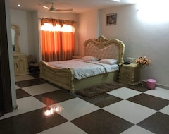 Hotel Royal Paras (Chittorgarh, India)