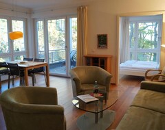 Toàn bộ căn nhà/căn hộ Charming Apartment With Direct Beach Access, Bathtub, Sauna Area In The House (Heringsdorf, Đức)