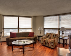 Khách sạn Manilow Suites At Presidential Towers (Chicago, Hoa Kỳ)