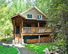 Entire House / Apartment Boutique Mountain Lodge - 4 Luxury Cabins, 20 Km South Of Nelson - Gold Cup Cabin (Ymir, Canada)
