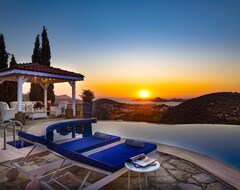 Hele huset/lejligheden Set In The Yalikavak Hills Luxury Stone Villa Overlooking Palmarina! (Bodrum, Tyrkiet)