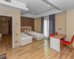 Khách sạn Hotel Diplomat Suites (Baku, Azerbaijan)