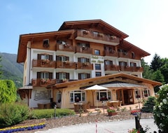 Hotel Des Alpes (Molveno, Italien)