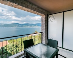 Hele huset/lejligheden Stunning Two Bedroom Penthouse Apartment With Great Views And Pool (Tivat, Montenegro)