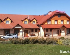 Casa rural Nocleg Hotel Nad Stawami (Brzostek, Polonya)