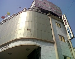Hotel Tirupati International (Surat, India)