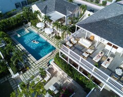 Resort Eleven Bahama House (Dunmore Town, Bahamas)