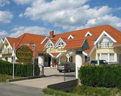 Khách sạn Admiral Hotel Panzio (Keszthely, Hungary)