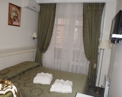 Hotel Royal City on Dmitrievskaya (Kijev, Ukrajina)