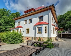 Otel Lesní Penzion Bunč (Kromeriz, Çek Cumhuriyeti)
