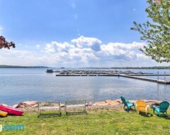 Casa/apartamento entero Lake Champlain Home With Decks, Kayaks And Fire Pit! (St. Albans, EE. UU.)