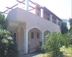 Khách sạn Konstantinos Apartments (Agia Efimia, Hy Lạp)