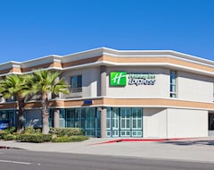 Khách sạn Holiday Inn Express Newport Beach (Newport Beach, Hoa Kỳ)