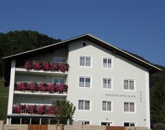Aparthotel Kern (Vejreg am Aterze, Austrija)