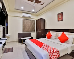 OYO 11985 Hotel Khushboo (Ahmedabad, Hindistan)