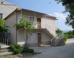Entire House / Apartment Guesthouse Mira Vojnović (Duće, Croatia)