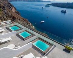 Hotel Kratiras View Luxury Suites (Fira, Greece)