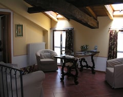 Khách sạn Elegant country house with pool in the Matilda of Canossa area - Studio (Bibbiano, Ý)