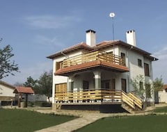 Nhà nghỉ Holiday Home Srebarna Family (Silistra, Bun-ga-ri)