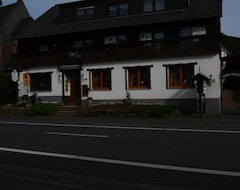 Otel Restaurant Bauernstube (Eschenburg, Almanya)