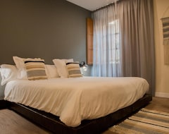 Apart Otel Suites Fana (Malaka, İspanya)