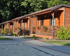 Resort Domki Przy Lesie (Stegna, Polen)